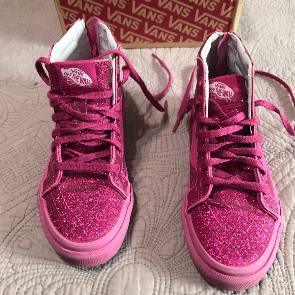 Girls Vans night too tennis shoes.